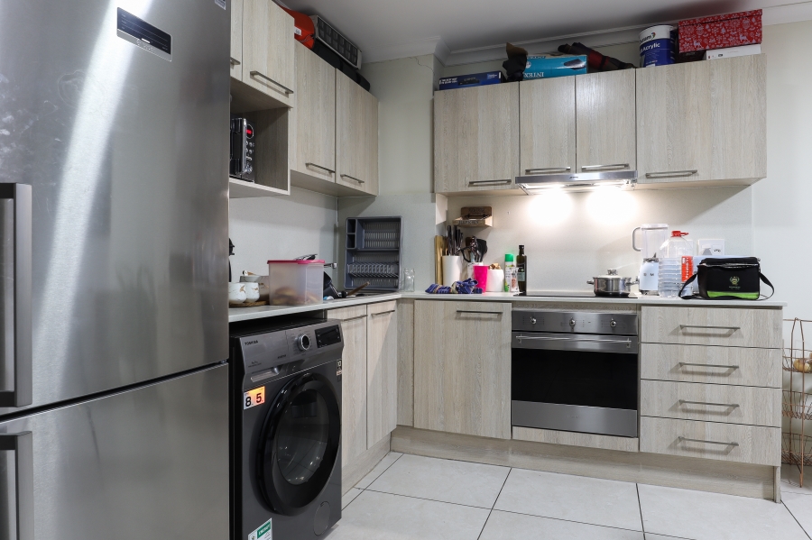 1 Bedroom Property for Sale in Zonnebloem Western Cape